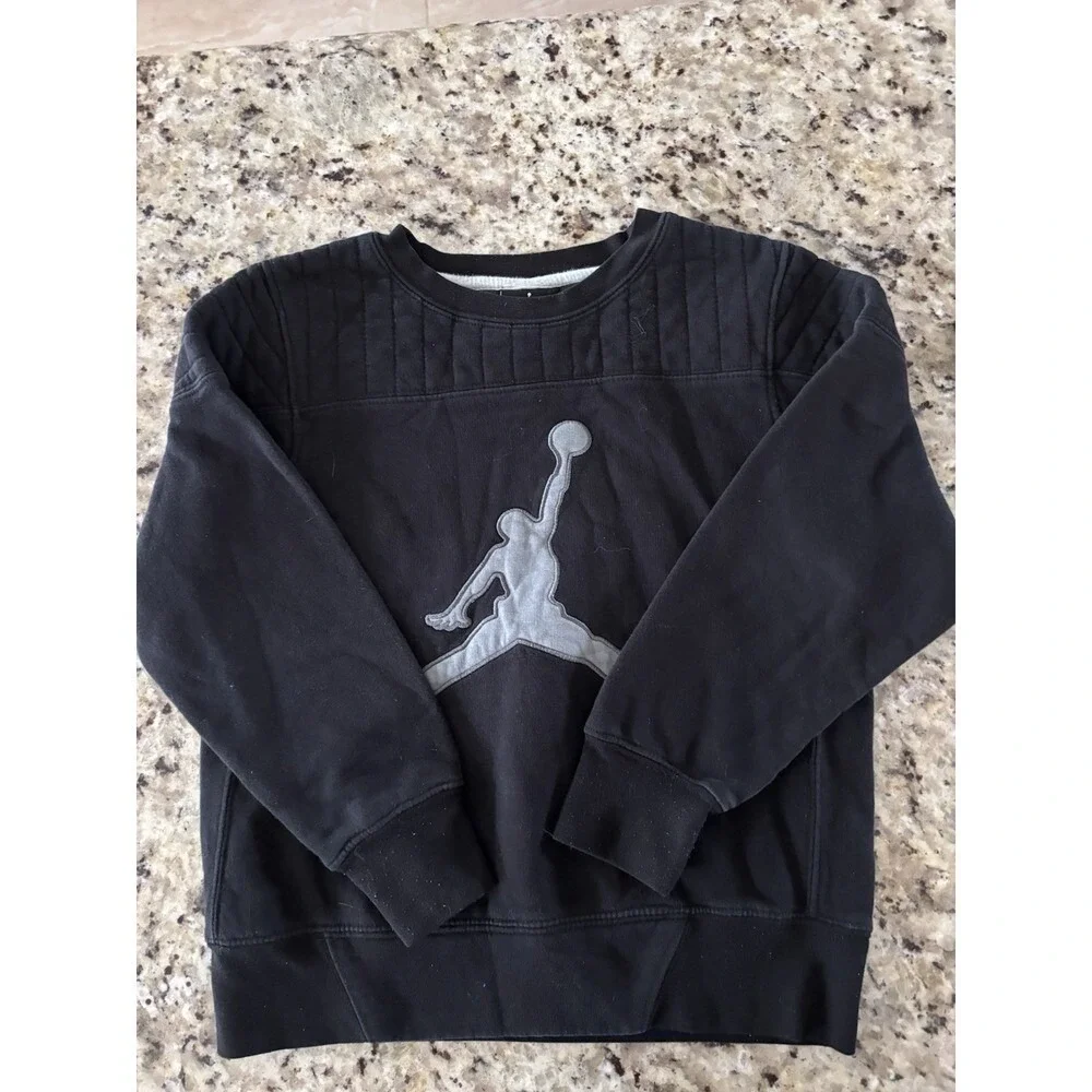 Boys Jordan Nike Crewneck Size Small 8-10 ‎ 2951.
